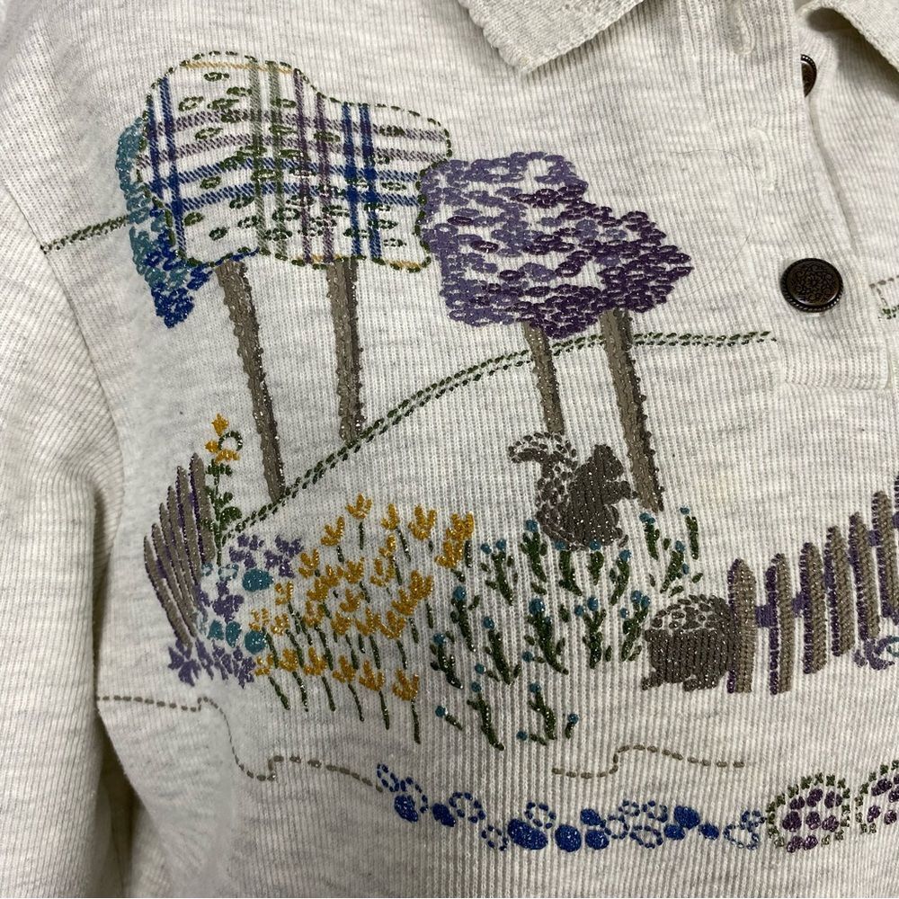 1980's Cottagecore Gray Sweater with English cottage scenery M - Picture 3 of 10